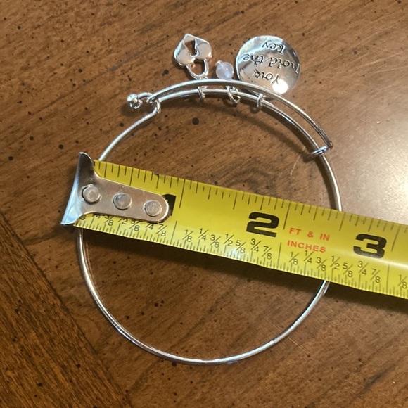 🌸NIB AVON Precious Charms Bracelet Love Collection “You Hold The Key” - OSFM - Picture 7 of 11